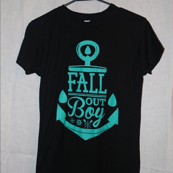 Hot Topic Fall Out Boy T-shirt - Picture 1 of 1